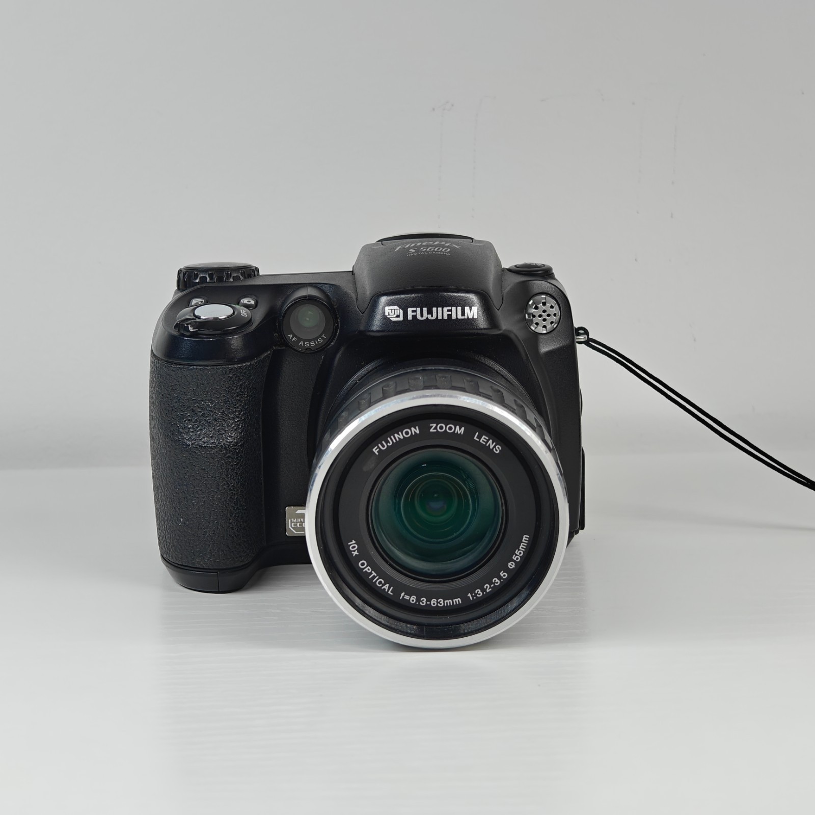 Fujifilm FinePix S5600 Digital Bridge Camera Black 5.1MP 10x Zoom Y2K Digicam
