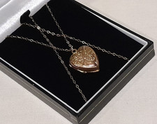 **VINTAGE 9ct Gold 'VICTORIAN ENGRAVED HEART LOCKET' on 18" Chain. 3.70 grams**