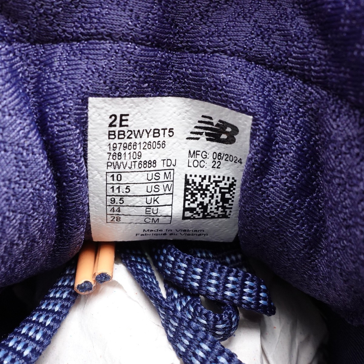 Size 10 WIDE 2E Men's New Balance TWO WXY V5 Basketball Shoe