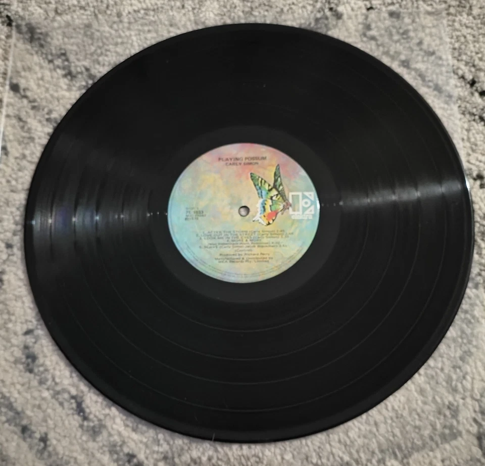 Carly Simon- Playing Possum VINYL LP (1975) AU Original Pressing - Image 4 of 4