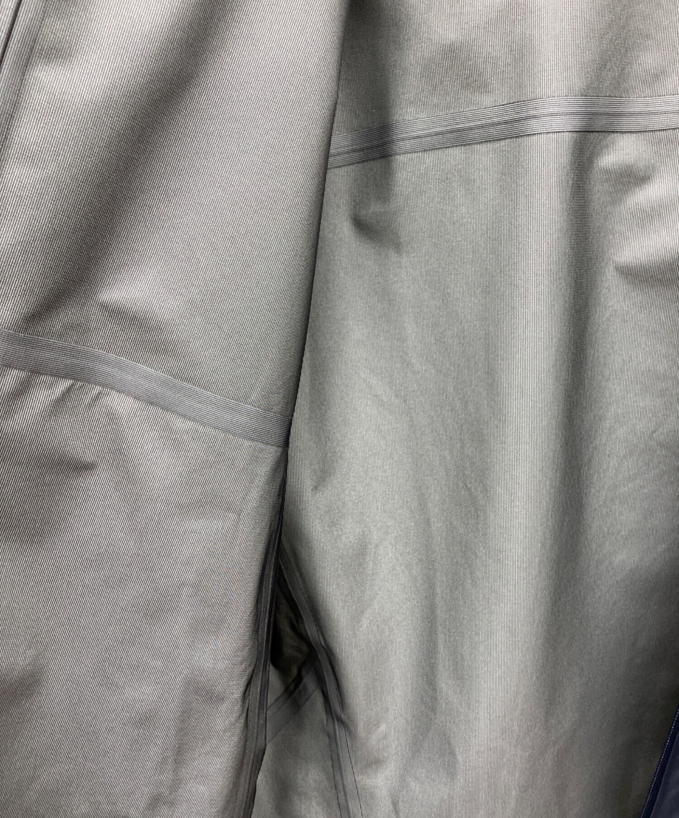 ARC'TERYX Beta LT Jacket Navy Medium - Lightweight Waterproof Gear image 6