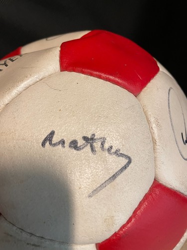 FC Bayern München Fussball mit Original Unterschriften der Mannschaft 1985/1986 - Zdjęcie 13 z 14