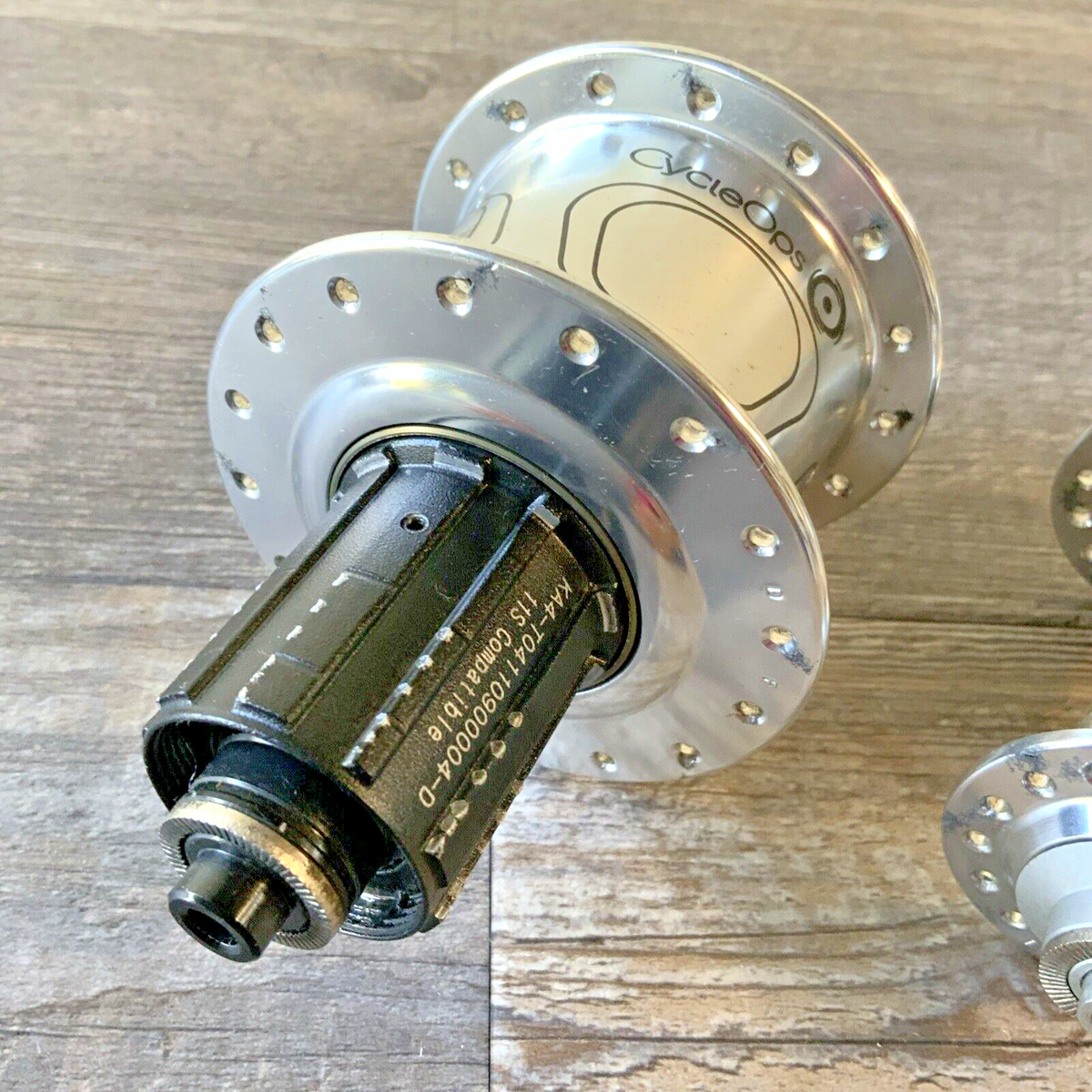 CYCLEOPS POWER TAP HUB SET 32 HOLE 100-130 MM SPACING CYCLEOPS POWER TAP HUB SET 32 HOLE 100-130 MM SPACING