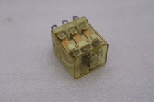 LOT OF 4 -- NEW OPEN BOX  IDEC RH4B-U Power Relay 220VAC STK H1528A