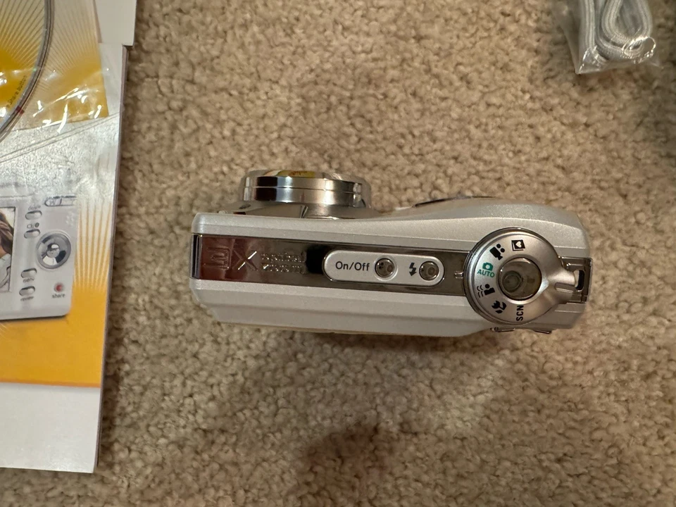 Kodak Digital Camera EasyShare C613 6.2 MP 3x Zoom Silver EXCELLENT - Image 4 of 4