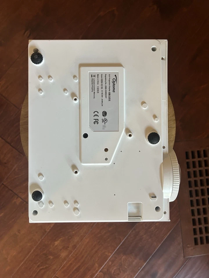 Proyector para juegos Optoma GT760 DLP corto alcance 3200 ANSI Full HD 3D *Probado funciona Foto 3 de 4