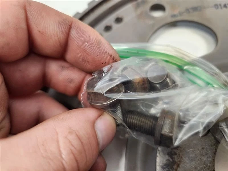 Hyundai Santa Fe 2010-11 (3,5 L/AT) placa flexible con herrajes Foto 4 de 4