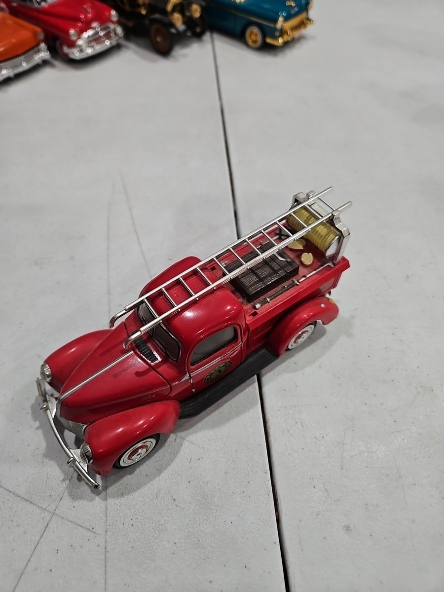 Golden Wheel Premier Edition 1940 Ford Replica die-cast fire