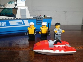 LEGO City: Police Boat (7287) Complete with Instructions Retired