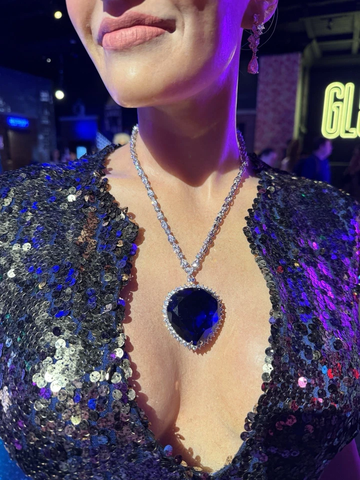 Collectors Most Luxury Version of Titanic, Worn By Kate Winslet Hollywood Movie - Image 2 of 4