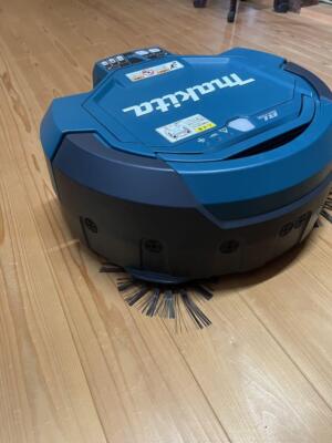 Makita RC200D Robot Vacuum Cleaner Remote Soft Brush Included for