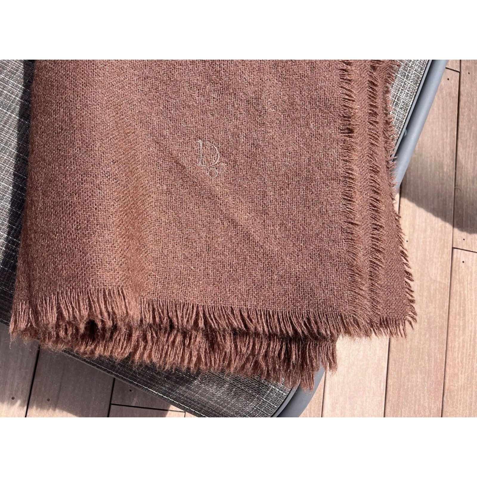 Châle vintage années 1970 Christian Dior « Dior » marron laine mohair enveloppé marron massif