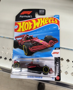 Hot Wheels Formula 1 Scuderia Ferrari HP Ferrari Lewis Hamilton 1:64 2024 Red