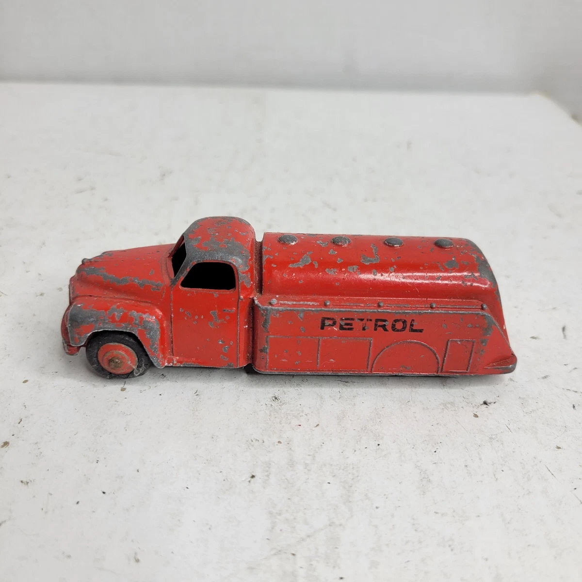 Dinky Toys 25D Camion Citerne Essence 1/43 - Angleterre - Rare état Moyen