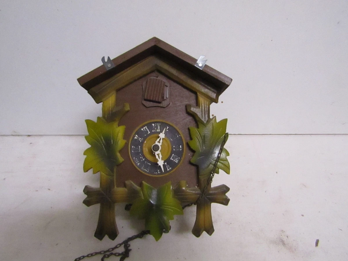 Grande Pendule De Cheminée De La Forêt Noire Sculptée Du