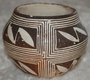 Acoma Clay Pottery Jar, 2.5" tall-3.5" diameter-signed on bottom Acoma NM, 1940