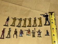 Vintage Toy Soldier Army Men Lot Of 16 Metal Painted Mixed Conditions