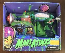 2 1996 Mars Attacks Martian Brain Disintegrators / Topps Inc