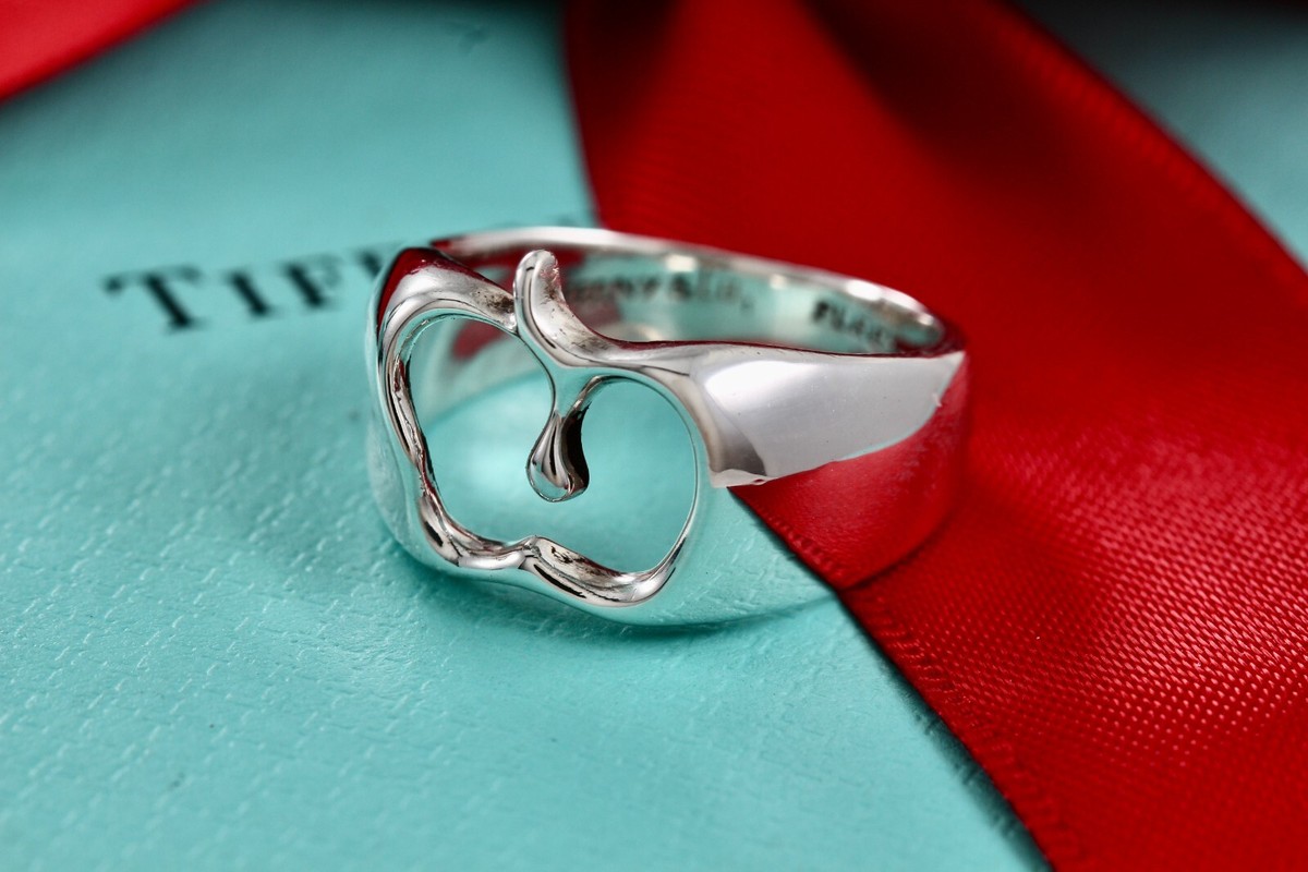 Tiffany & Co. Vintage Elsa Peretti Sterling Silver Carved Tiffany & Co. Vintage Elsa Peretti Sterling Silver Carved