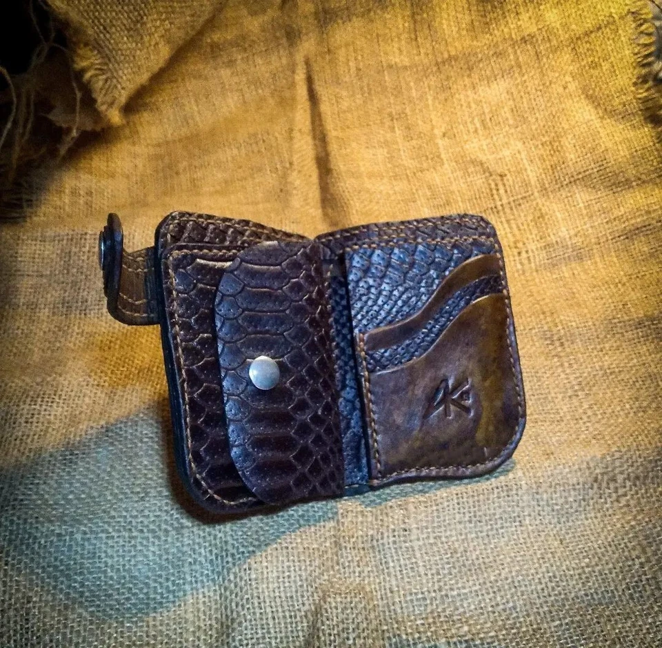 Cartera única, billetera de cuero para motociclista, billetera plegable para hombre, billetera mediana para motor Foto 3 de 4