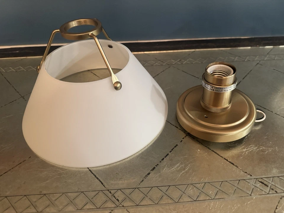 Golden Lighting Orwell 10 pulgadas champán cepillado bronce ópalo vidrio montaje empotrado Foto 2 de 4