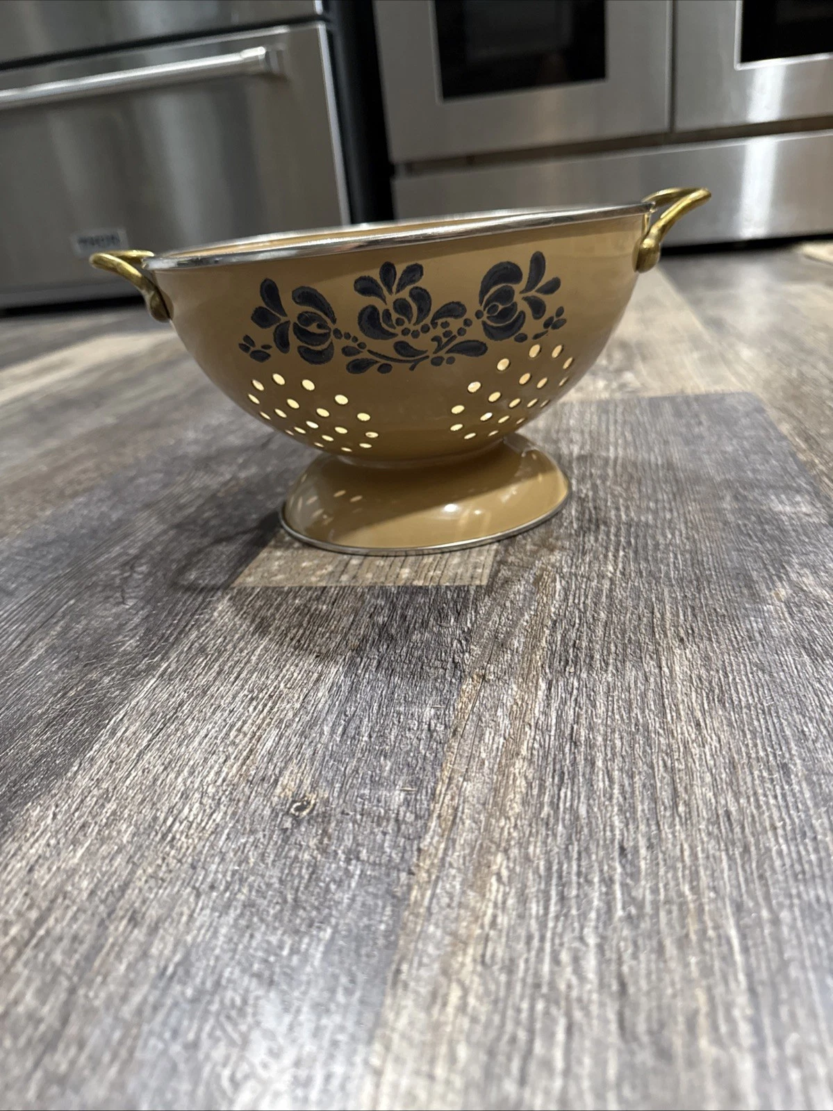 VTG Pfaltzgraff Folk Art Enamel Coated Metal Colander Bronze Handles