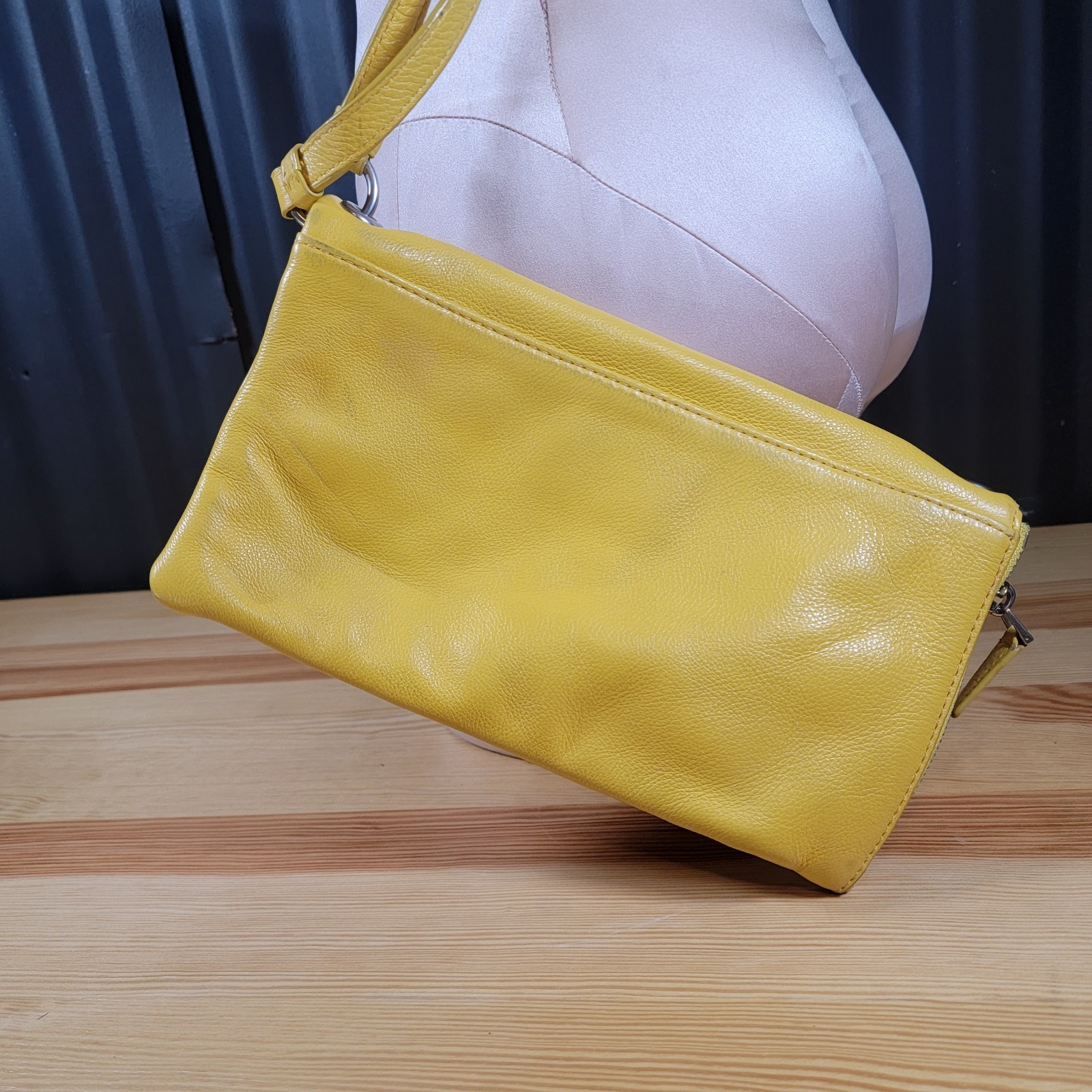 Marc by Marc Jacobs Twilo Leather Crossbody Bag Y… - image 4