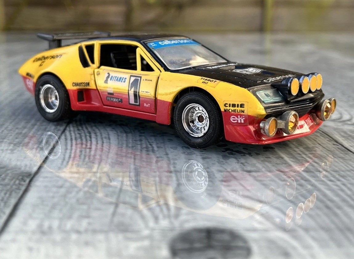 EIDAI ALPINE RENAULT A310 V6 RALLYE JEAN BEHRA 1977 G FREQUELIN #1 DIECAST 1:28