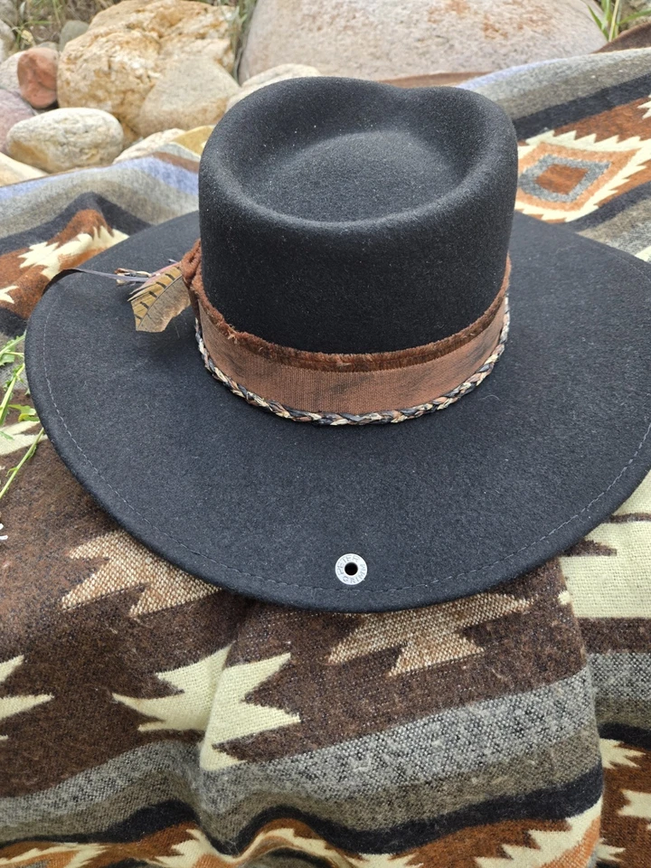 SOMBRERO BANDOLERA FIELTRO LANA PETER GRIMM Foto 2 de 3