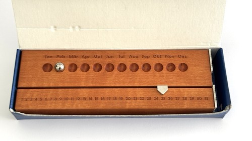 Ewiger Kalender, Dauerkalender aus Holz. Neuwertig. Mit OVP ✅ - Bild 4 von 10