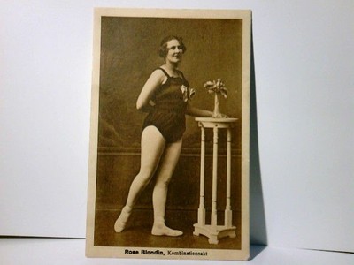 Nostalgie. Rose Blondin. Kombinationsakt. Alte Ansichtskarte / Postkarte s/w. un