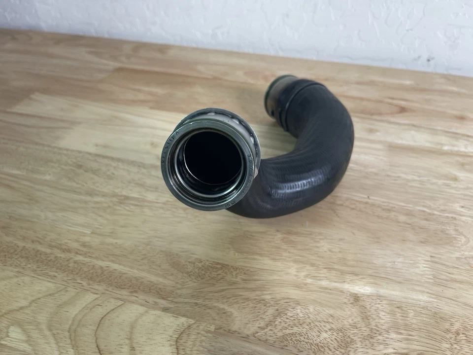 Mangueira intercooler Volkswagen Jetta 2004-2005 fabricante de equipamento original 1J0-145-822H fabricante de equipamento original 038-131-111 - Imagem 3 de 4