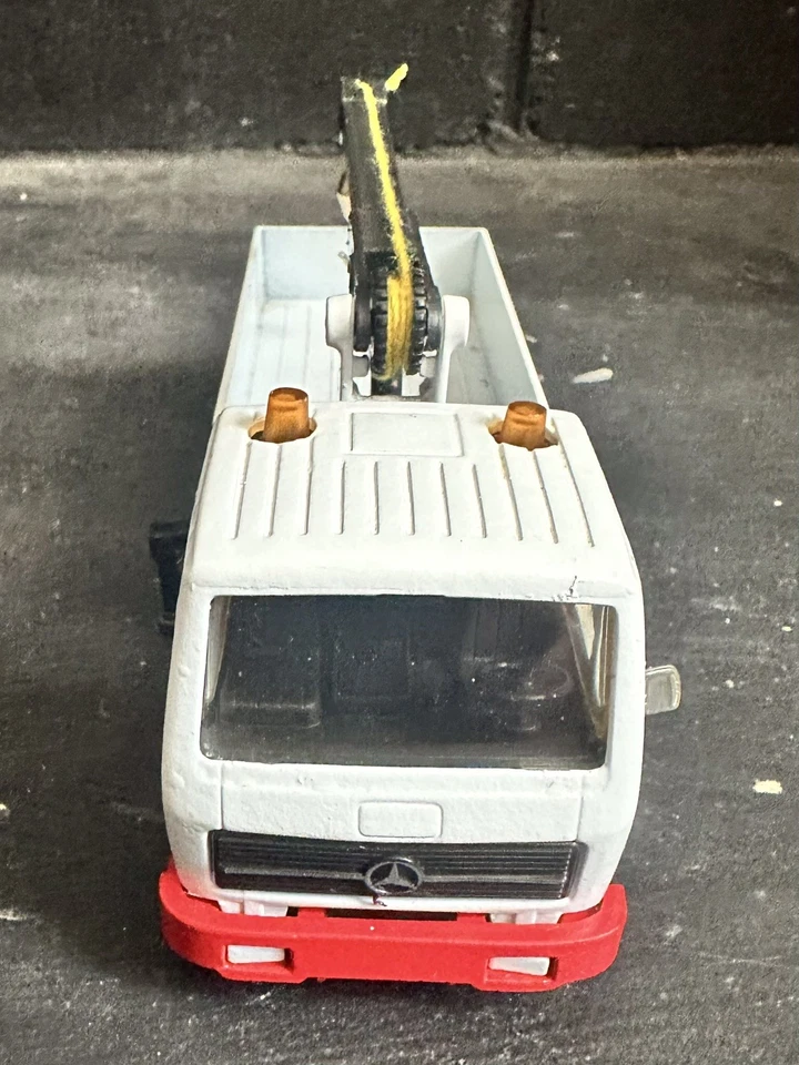 Matchbox Super King K-148 Crane Boom Mercedes Truck 1987  - Image 3 of 4