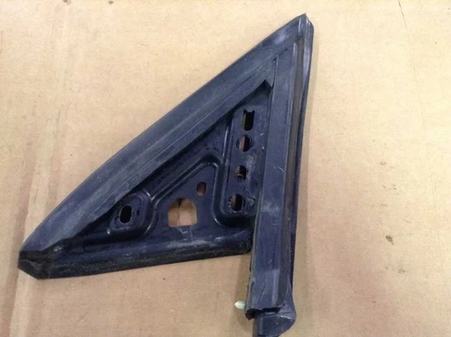 99 00 01 02 03 04 FORD MUSTANG RIGHT PASSENGER SIDE VIEW MIRROR MOUNTING BRACKET