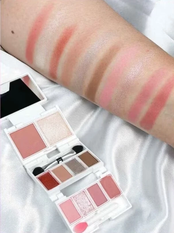 make up, travel friendly, compact, new, easy blend, eyeshadow palette, stylis - Image 2 of 2