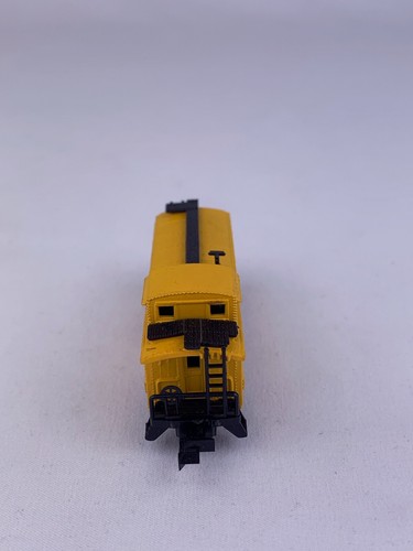 MRC # 7084 Union Pacific 3821 Caboose N Scale Case - Picture 5 of 9
