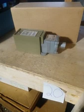 New Square D 9012 GNG-4 Pressure Switch 1.5-75psi