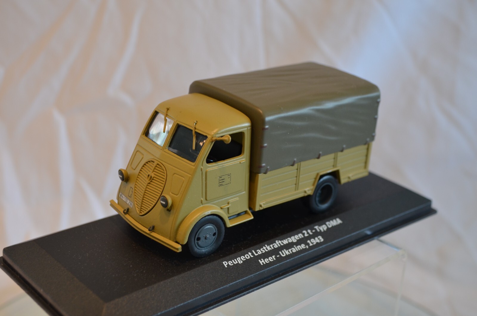 PEUGEOT 2t DMA échelle 1/43 : réplique technique avec châssis moulé sous pression