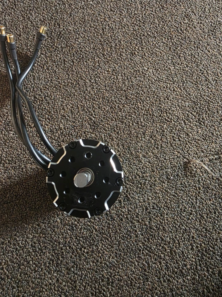 Castle Creations 1/5 Scale 2028 800KV 4 Pole Sensored Brushless Motor #12401 - Image 4 of 4