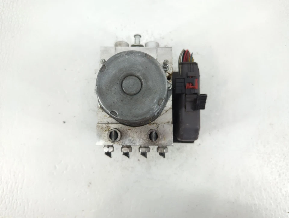 Módulo de control de bomba ABS Cadillac Escalade 2009-2014 MCQ42 Foto 3 de 4