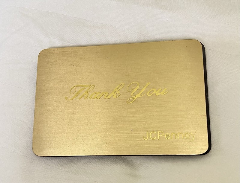 JC PENNEY BUSINESS CARD HOLDER.  GOLD FINISH.  HOLDS 8 BUSINESS CARDS.  🌻🌻🌻