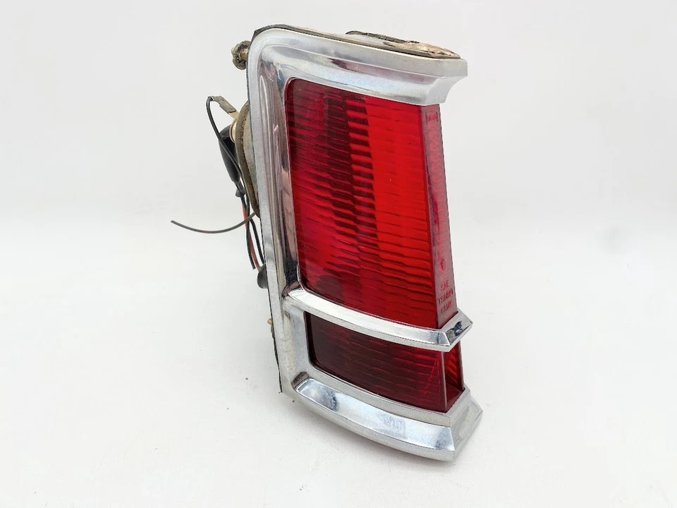1969 Lincoln Continental Mark III 3 Complete Tail Light Assembly Left or Right - Image 2 of 4