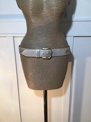 Vintage Betsy Johnson Gold Silver Rose Cut Belt Large Gliver - Picture 6 of 6