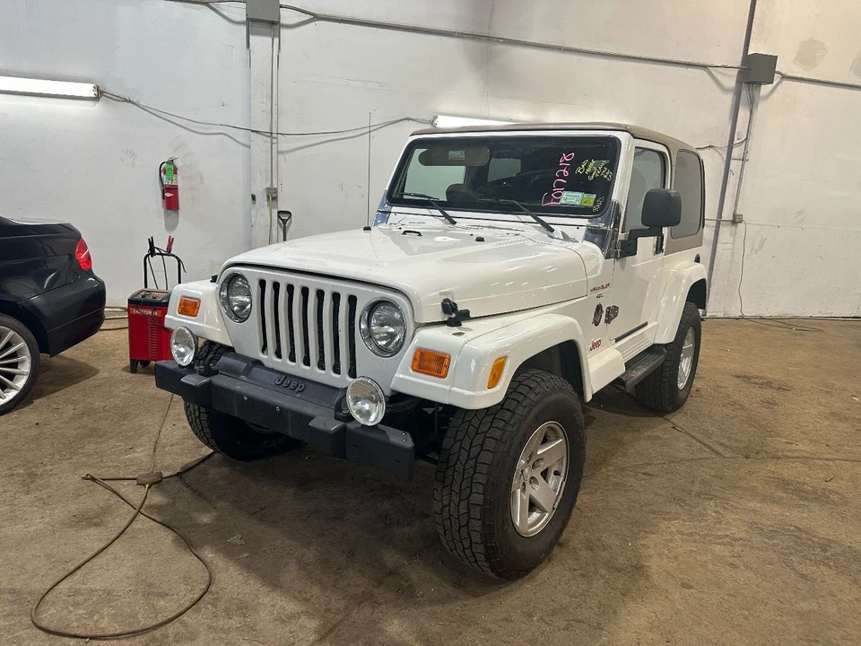 Used Front Axle Assembly Front 4WD fits: 2000 Jeep Wrangler Dana 30 LHD 3.73 rat - Image 3 of 4