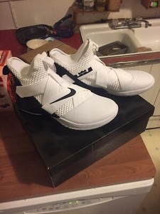 mens basketball shoes size 16