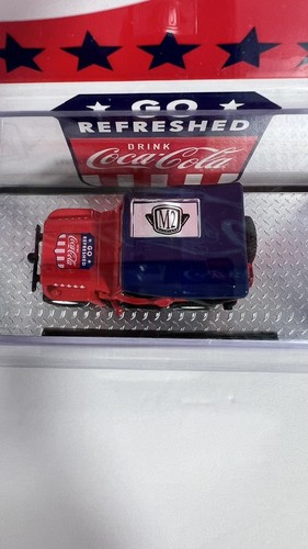 M2 Machines Coca Cola 1944 Jeep MB A31 1:64 Limited Edition 9250 - Picture 2 of 6