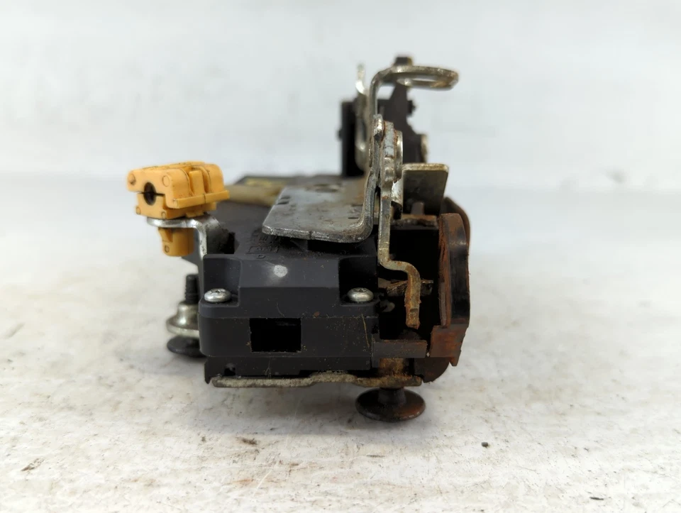 2008 Chevrolet Cobalt Door Latch AEN27 - Image 3 of 4