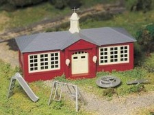 BACHMANN PLASTICVILLE SCHOOL HOUSE O GAUGE BUILDING KIT