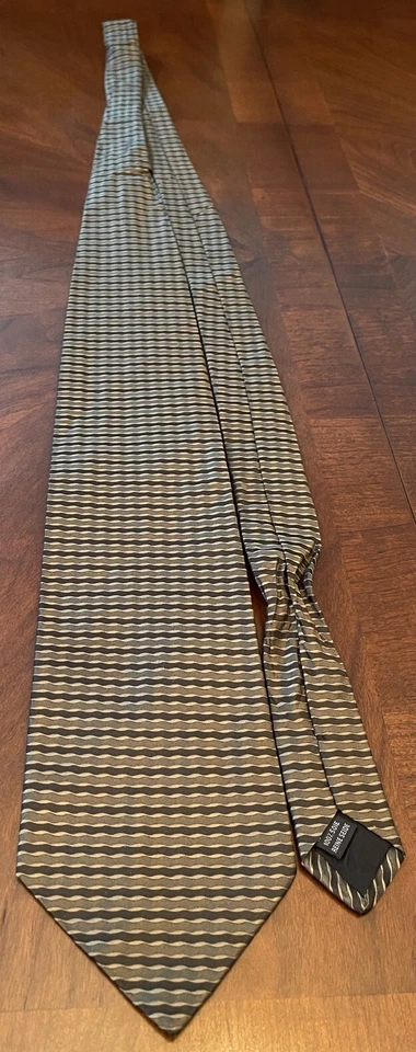 Matrix by Format 100% Silk Men’s Neck Tie Made In Italy - Image 3 of 4