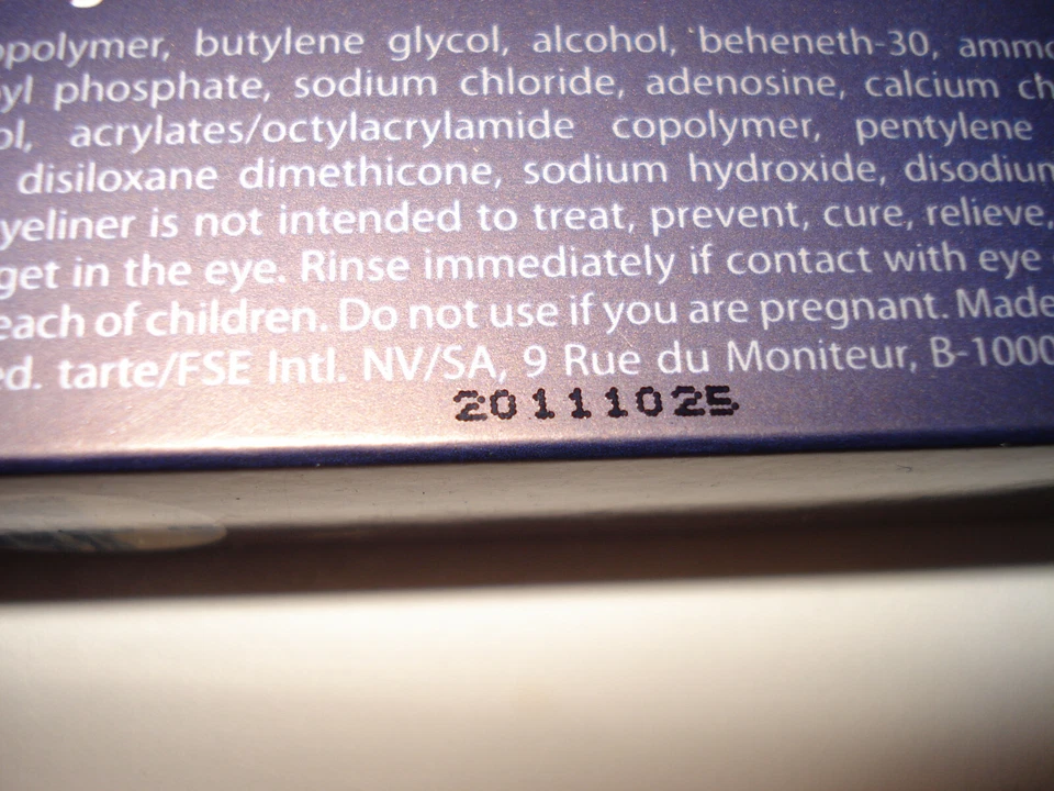 Delineador de ojos líquido potenciador de pestañas Tarte Multipleye Foto 3 de 3